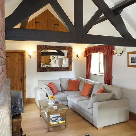 Ann's And The Old Smithy Bed & Breakfast 5*